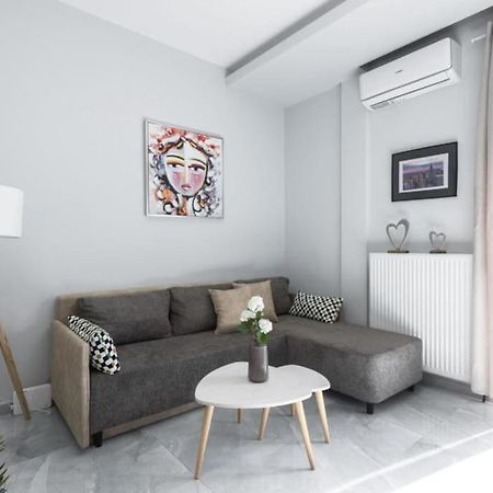 Soleggiato Minimal Apartment Tesalonika Bagian luar foto