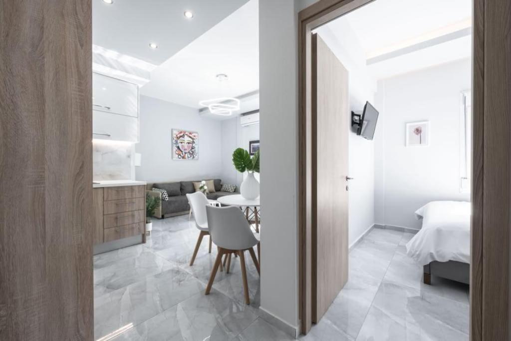 Soleggiato Minimal Apartment Tesalonika Bagian luar foto